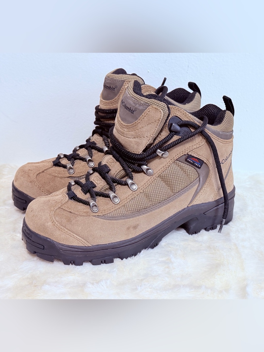 Columbia Men's Brown Suede Hiking Boots with Black Soles size 7